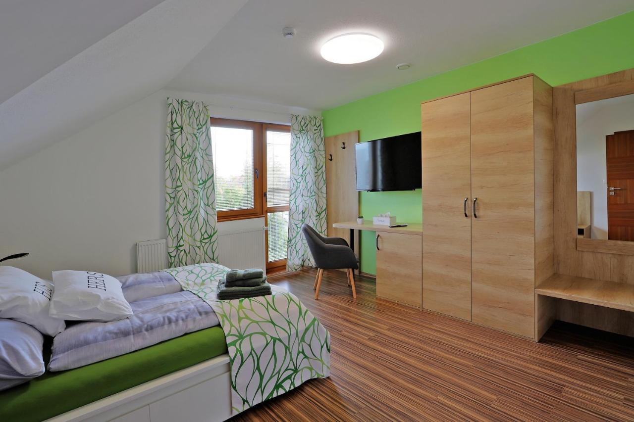 Eltako Penzion Karlovy Vary Exterior foto